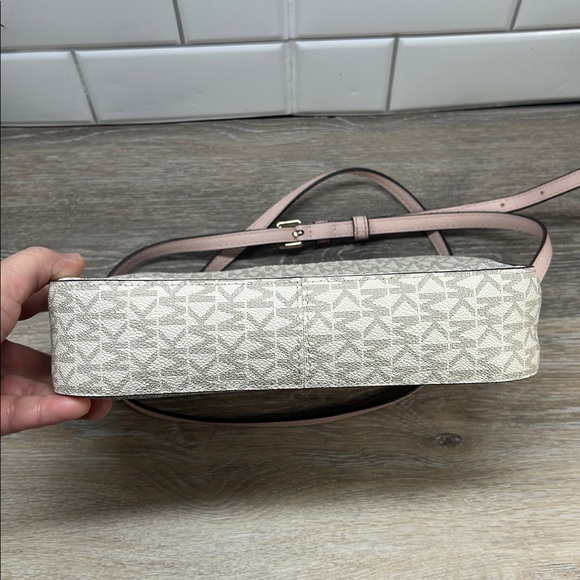 6553 Michael Kors vanilla pink jet set crossbody 1186553 - Picture 3 of 8